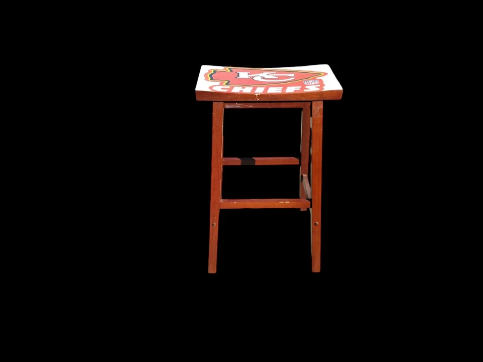 Hand-Made (QUALITY)KC CHIEFS Bar Stool - Image 4 of 4
