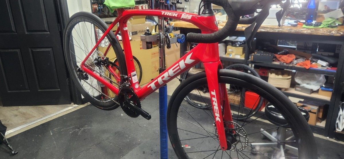 2022 Trek Domane SLR Shimano 105 Road Bike 58cm