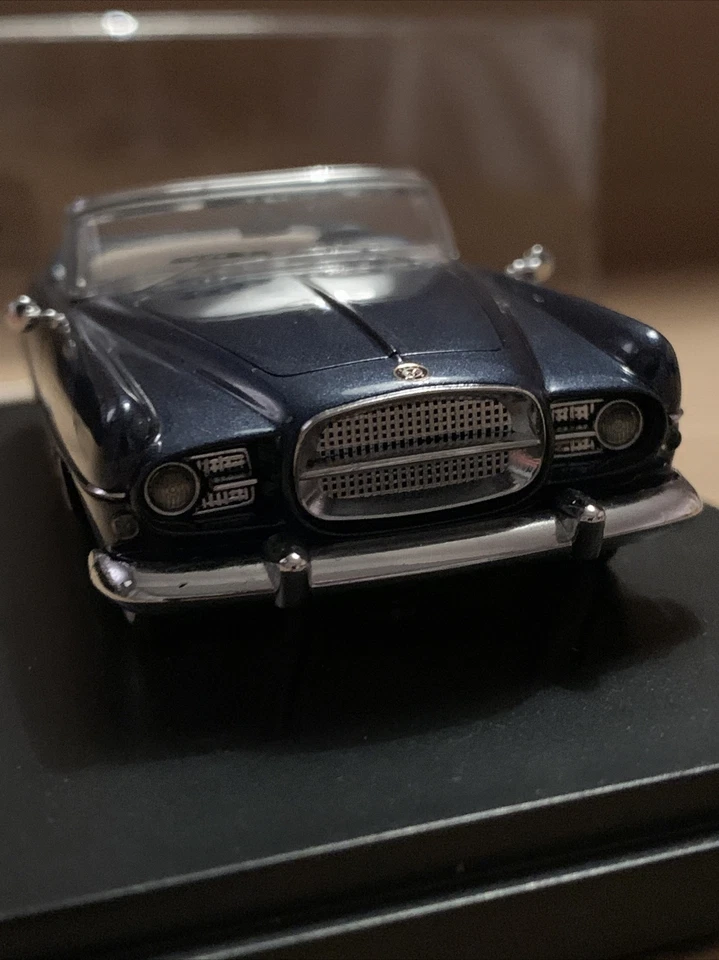 VERY RARE AUTOMODELLO CAR MODEL OF 1956-1958 DUAL GHIA - LIMITED EDITION OF 499 - Image 2 of 4