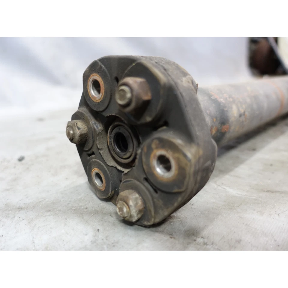 BMW E30 325ix 1988-1991 AWD eje de hélice de transmisión trasera de fábrica junta en U OEM Foto 2 de 4