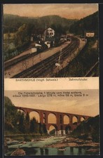AK Barthmühle / Vogtl. Schweiz, Partie am Bahnhofshotel, Elsterbrücke, Bahnhof 