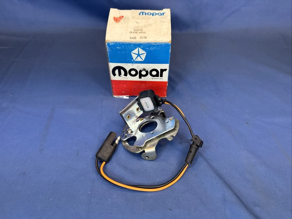 Dodge Plymouth V8 1973-1975 NOS distribuidor electrónico camioneta y placa 3656738 Foto 2 de 4