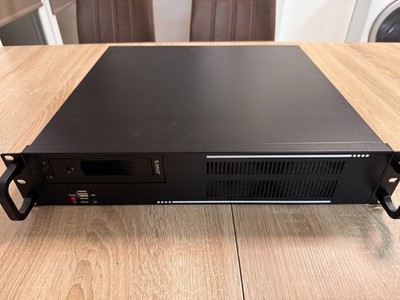 Gembird 2HE 19'' Gehäuse - 500W Netzteil - HDD Dock