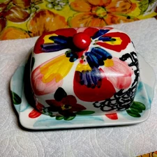 Anthropologie Butter Dish Amaryllis Covered Hand Painted Ceramic Half Stick NWOT