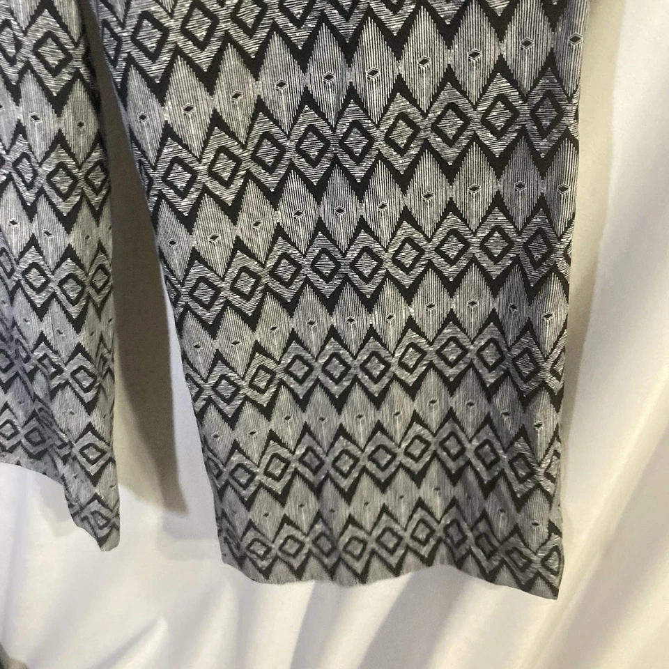 A. BYER black white geometic wide leg pull on pants L - Image 4 of 4