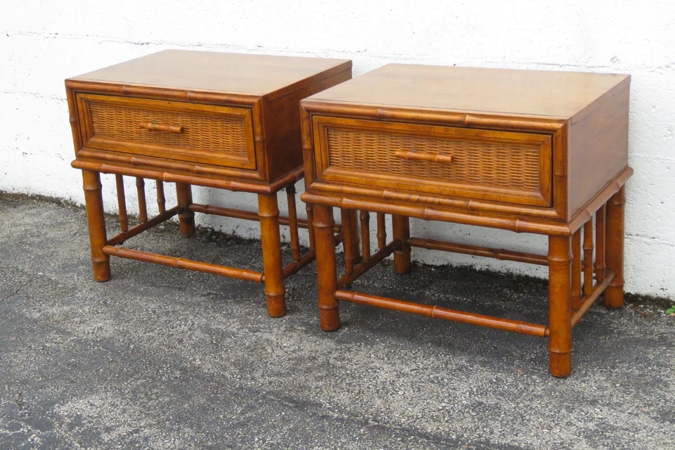 Mesitas de noche de bambú American of Martinsville Hollywood Regency terminan un par 6122 Foto 3 de 4