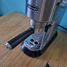 De'Longhi - EC885M Dedica Arte Pump Espresso Machine - Stainless Steel