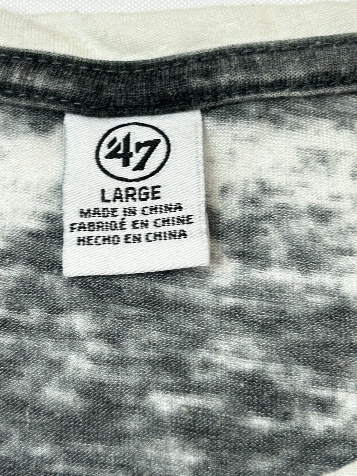 Camiseta grande para mujer marca Vegas Golden Knights gris blanca envejecida NHL del 47 Foto 2 de 4