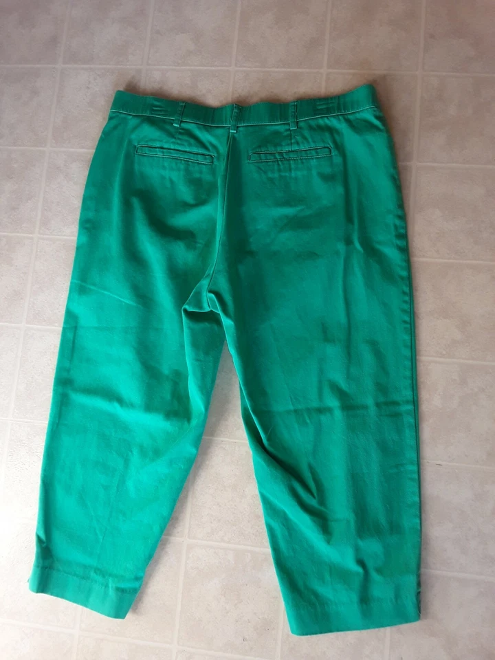 Pantalones cortos verdes para mujer Counterparts talla 14 Foto 3 de 3