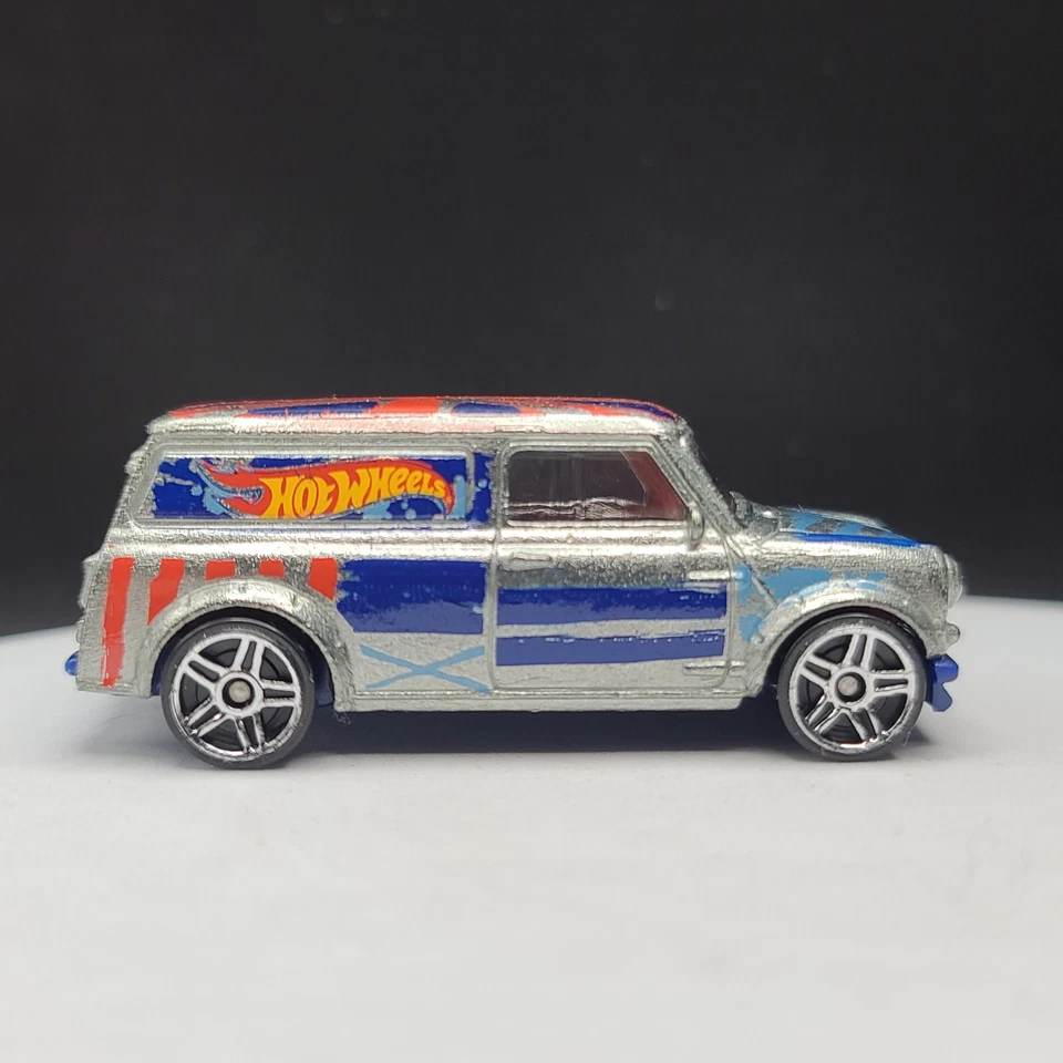 Hot Wheels - ZAMAC - '67 Austin Mini Van (2015 HW City) Foto 3 de 4