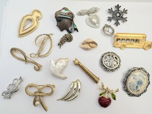 Vtg Mod Costume Jewelry Brooch Lot Signed Painted Enamel Faux Pearl Ect 18 Pc