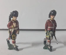 2 Vintage Scottish Infantry Lead Figure Authenticast