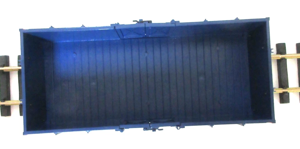 LGB 42210 CHRISTMAS BLUE GONDLA w/ RED PRESENT     VERY RARE - Image 4 of 4