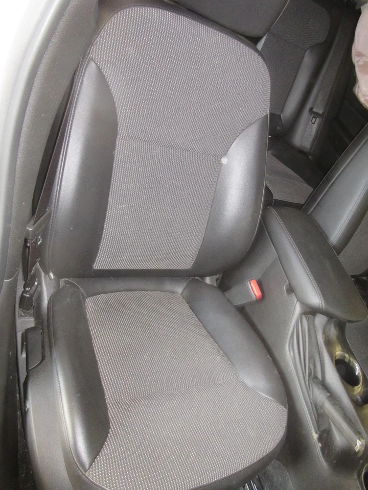 Used Hood fits: 2002 Ford Explorer 4 Dr exc. Sport Trac Grade B - Image 4 of 4