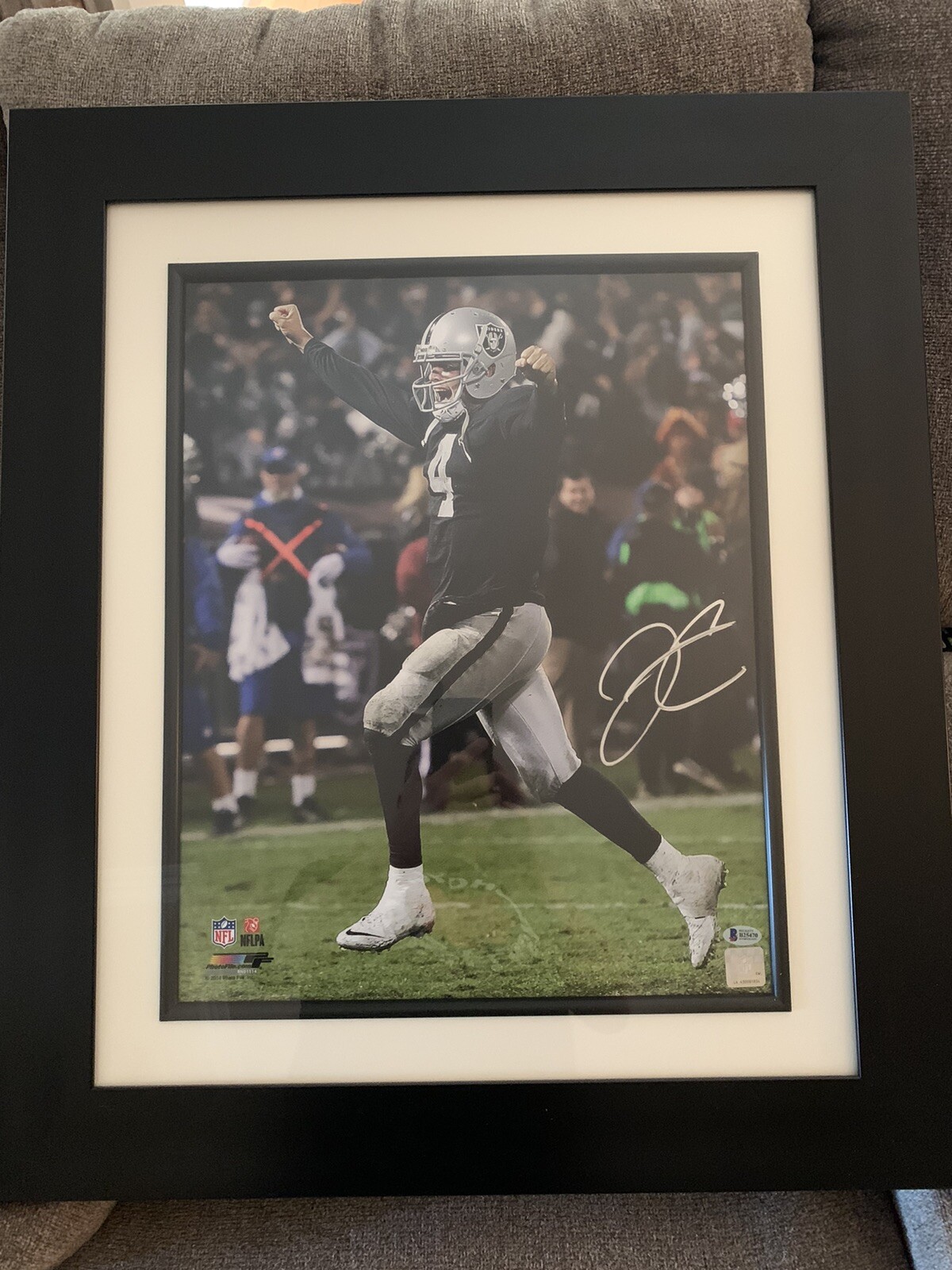 Derek Carr Autographed Signed Las Vegas Raiders FRAMED MATTED 16x20 OAKLAND VEGAS RAIDERS BAS COA 