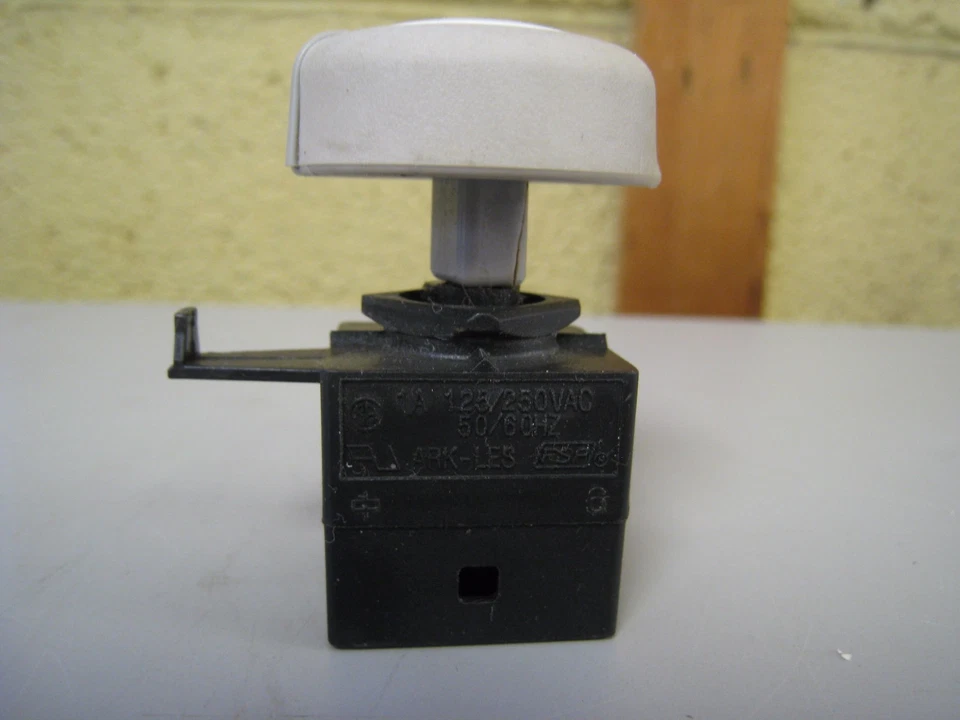 INTERRUPTOR DE TEMPERATURA DEL AGUA DE 4 POSICIONES LAVADORA WHIRLPOOL FSP 8528333 CON PERILLA 1A  Foto 3 de 4