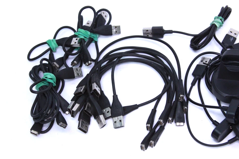 Lote de 31 Cargadores Surtidos para Relojes Fitbit Cable de Carga USB Cable Lote Foto 2 de 4