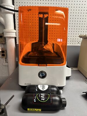 Uniz SLASH-100 3D Printer