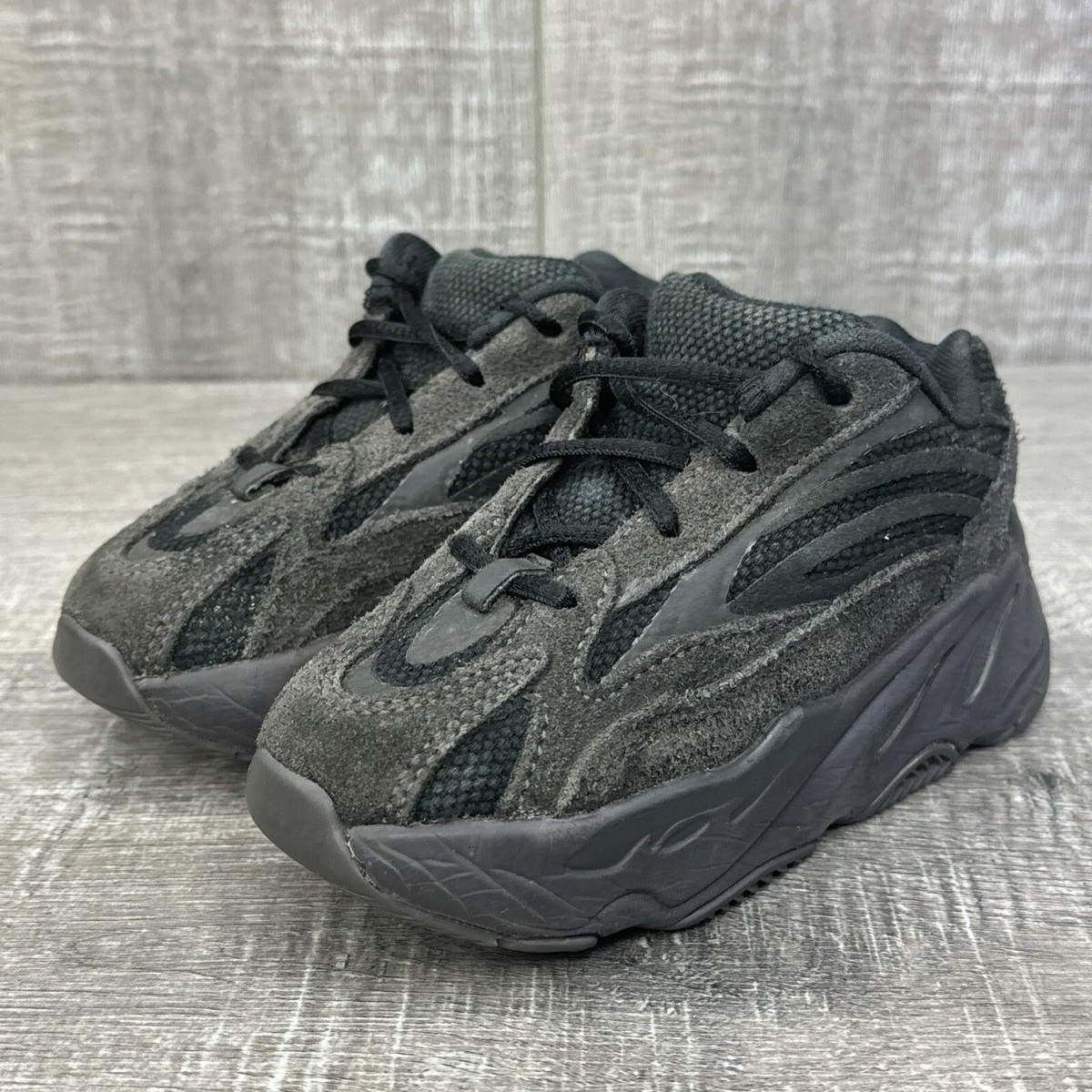 Adidas Yeezy Boost 700 v2 Vanta Infant/Toddler 7k FU6686 Kids Size Black