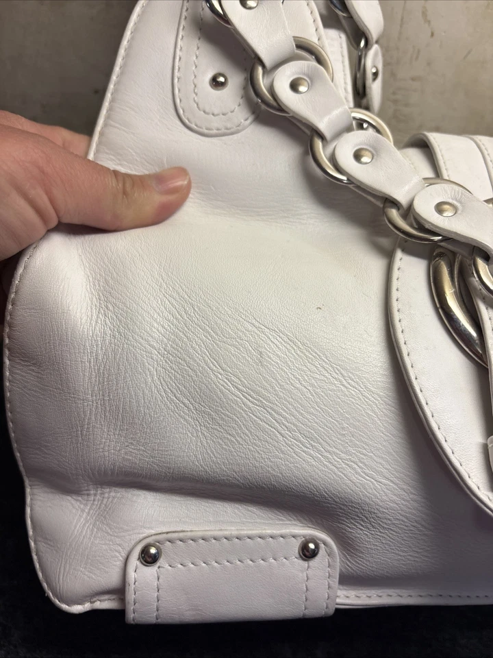 Dolce and Gabbana white leather shoulder bag Beautiful Silver Chain Strap - Image 4 of 4