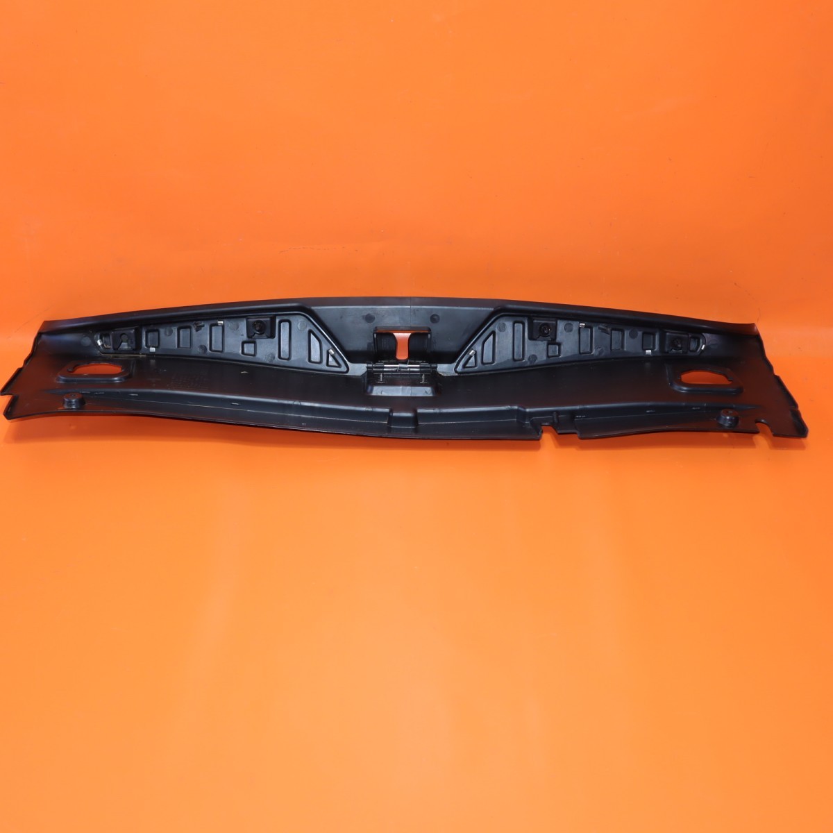 MASERATI QUATTROPORTE TRUNK COVER SILL 2016 2017 2018 2019 2020 2021 670013681