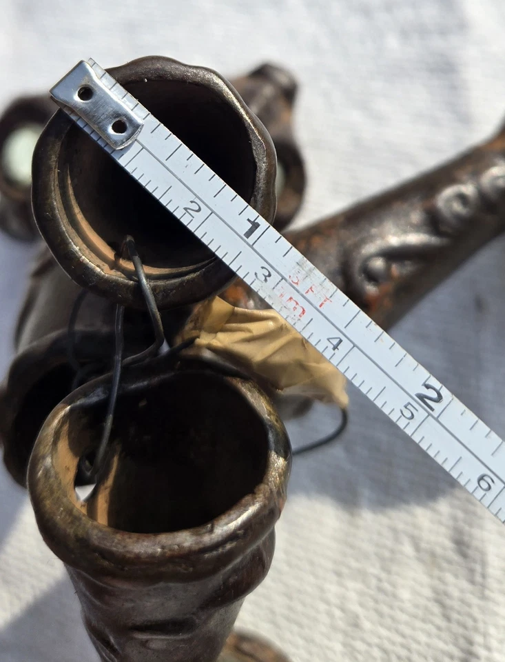 Antiguo juego de 4 pies de muebles de bola de garra y vidrio - metal fundido, vidrio limpio Foto 3 de 4