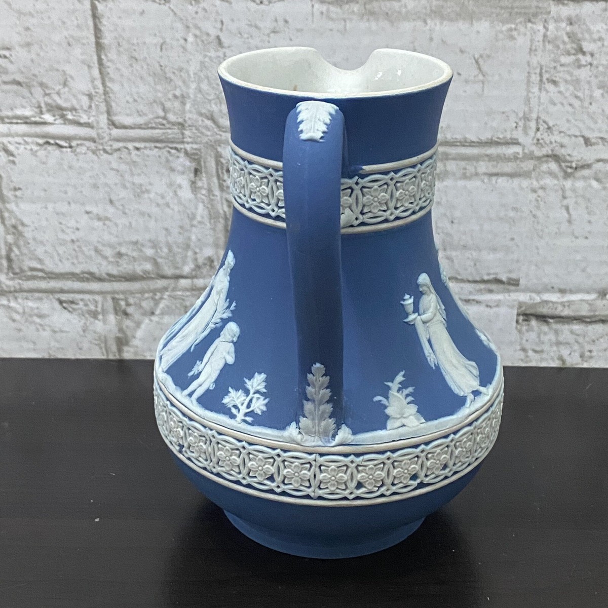 Vintage WEDGWOOD Neoclassical Scene Blue and White Jasperware 6