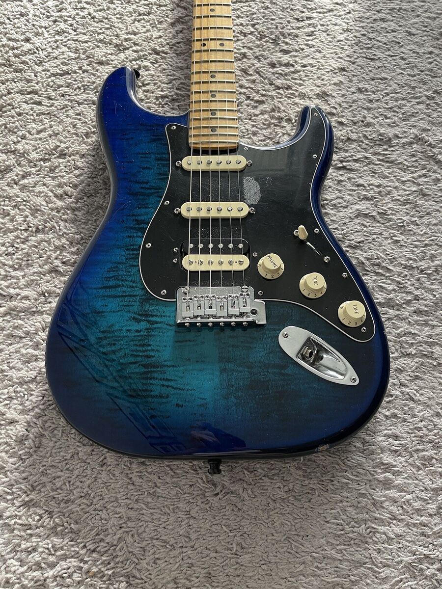 Fender Player Stratocaster HSS Plus Top 2019 Blue Burst Fender Player Stratocaster HSS Plus Top 2019 Blue Burst