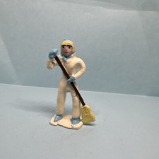 lead casting .GIRL SWEEPING Snow ; 