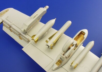 Eduard 1/72 A-10 Armament Weapons Undercarriage Photoetch 72440 (Italeri/Revell)