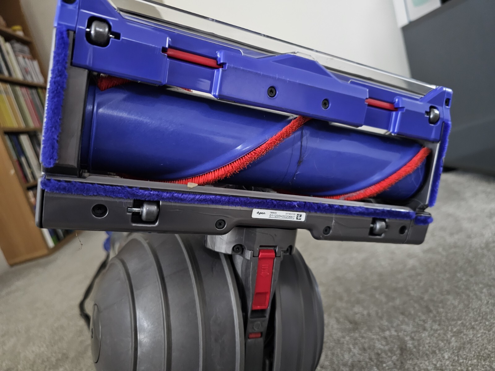 Dyson Small Ball Allergy Bagless Upright Vacuum Cleaner Up22 5025155044636 eBay