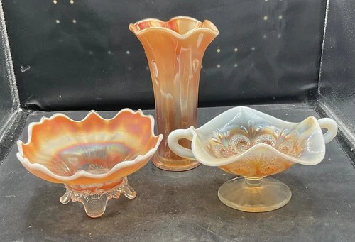 THREE VINTAGE CARNIVAL DUGAN ITEMS THIN PANEL, FAN AND QUESTION MARKS PATTERNS