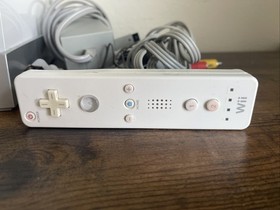 Nintendo Wii Console White with Motion Control, 1 Remote, Cables, Sensor Bar