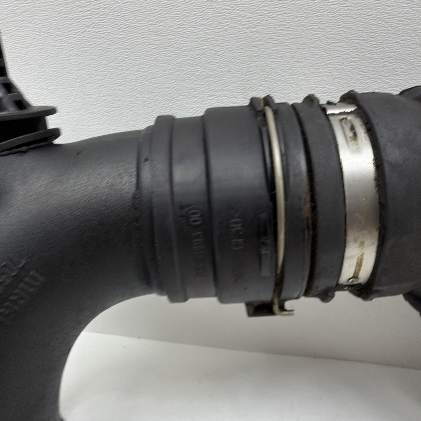 🟢14-22 Maserati Quattroporte M156 Engine Right Air Intake Duct Pipe Hose OEM🟢