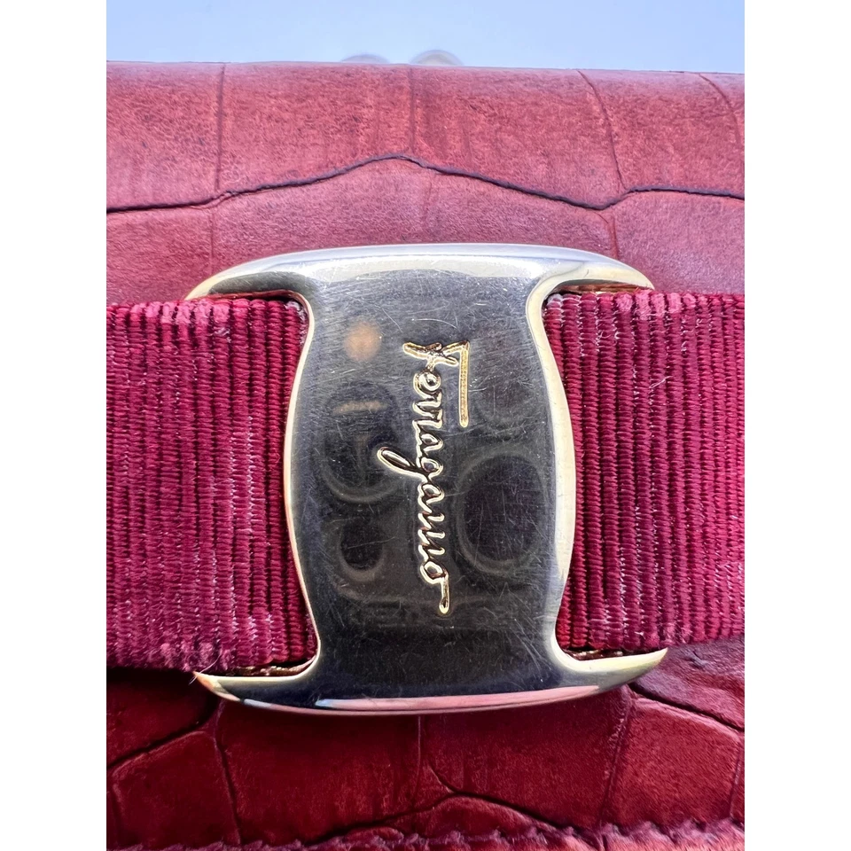 Cartera Salvatore Ferragamo Cuero Rojo Vara Bow Kisslock Monedero Foto 2 de 4