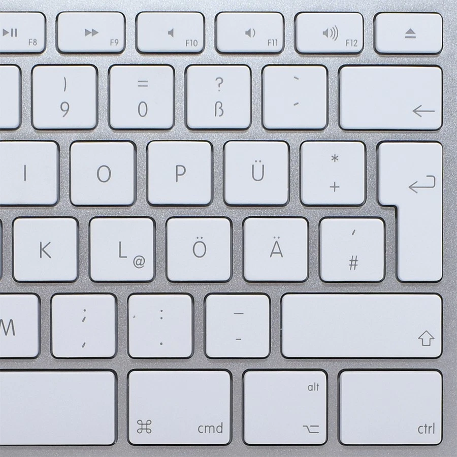 New German Apple Aluminum Wired Keyboard w/Numeric Keypad (Silver) - A1243 - Image 2 of 3