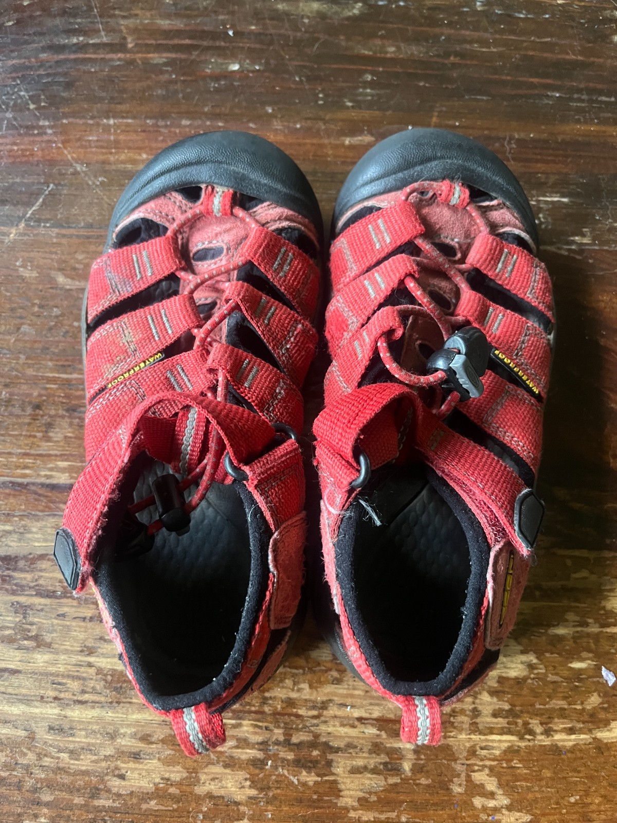 Sandali Keen Little Kids Newport H2 in nastro rosso gargoyle escursionismo outdoor taglia 13