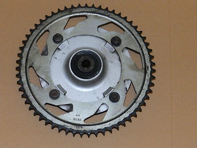YAMAHA XVS 125 DRAG STAR VE01 2000 KETTENRADTRÄGER RITZEL CHAIN WHEEL MOUNT