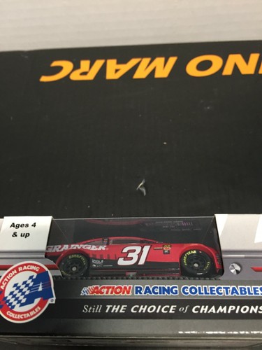 1:64 Action Ryan Newman #31 Grainger '18 Chevy Camaro - Picture 3 of 4