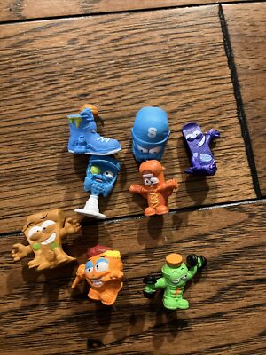 Lot Of 8 Zuru Smashers 