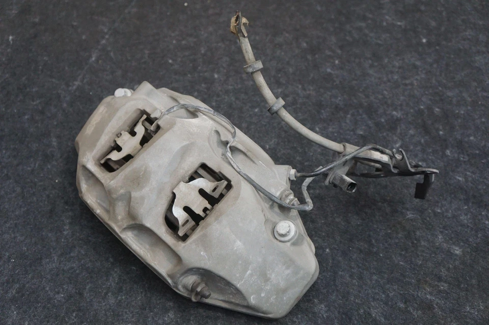 右前制动卡钳和支架银色原始设备制造商 4N0615108 奥迪 A8l Quattro 19-24 — 第 4/4 张图片