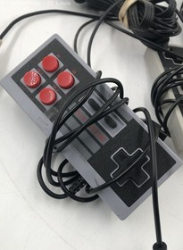 Nintendo Gray Black Wired Gamepad Controllers For NES With Cord Lot Of 4