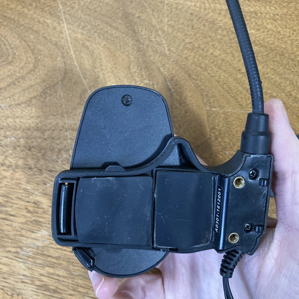 Auriculares Bluetooth Sena SMH10 e intercomunicador solo parece funcionar Foto 4 de 4