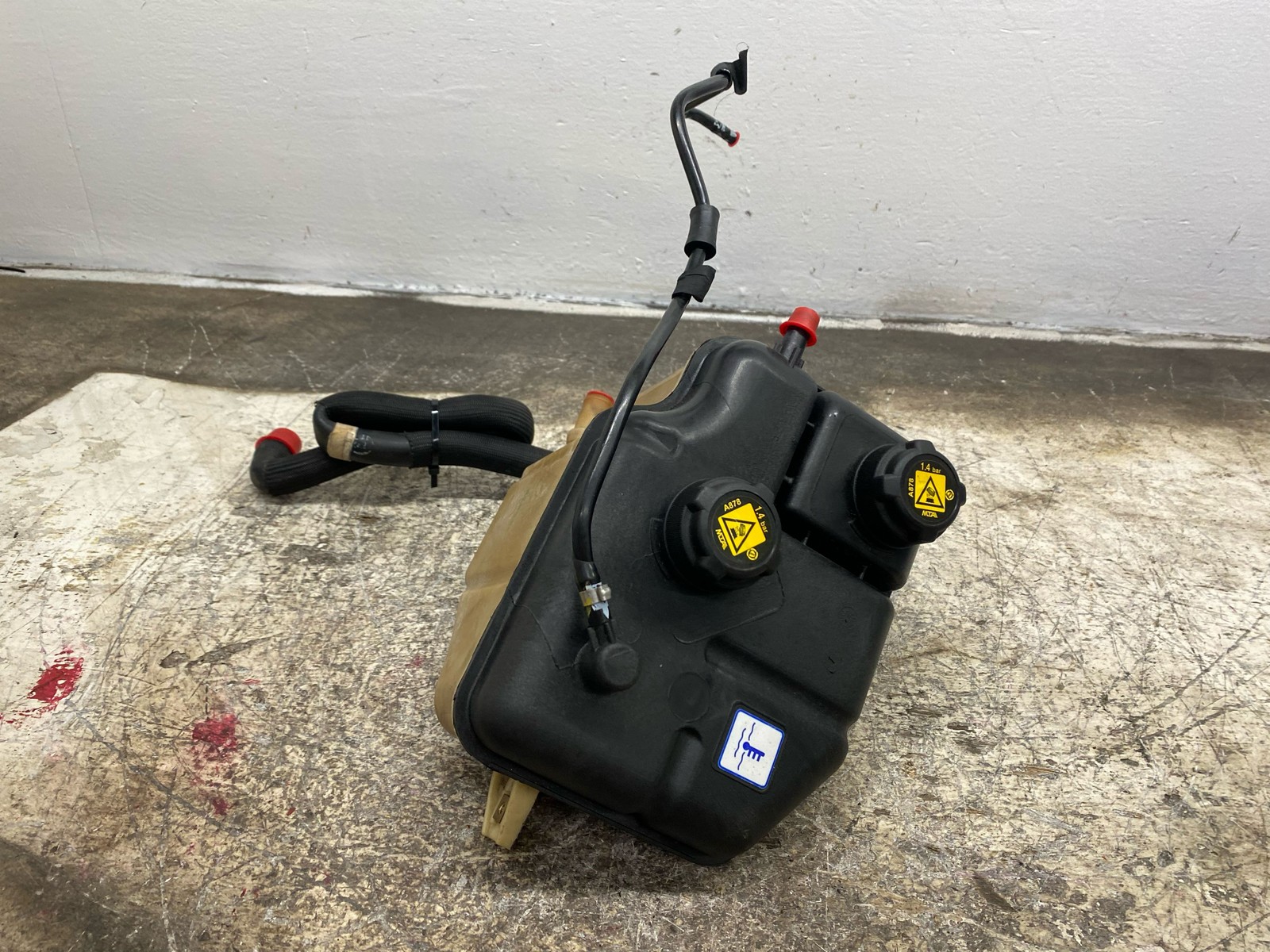 Maserati Levante 2017-2024 Coolant reservoir