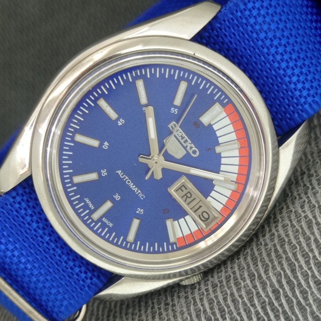 BLUE SEIKO WATCH a2488-U JAPAN COLOR VINTAGE MENS 5 AUTOMATIC 7009A DIAL - VintageWatches.PK BLUE SEIKO WATCH a2488-U JAPAN COLOR VINTAGE MENS 5 AUTOMATIC 7009A DIAL - vintagewatches.pk