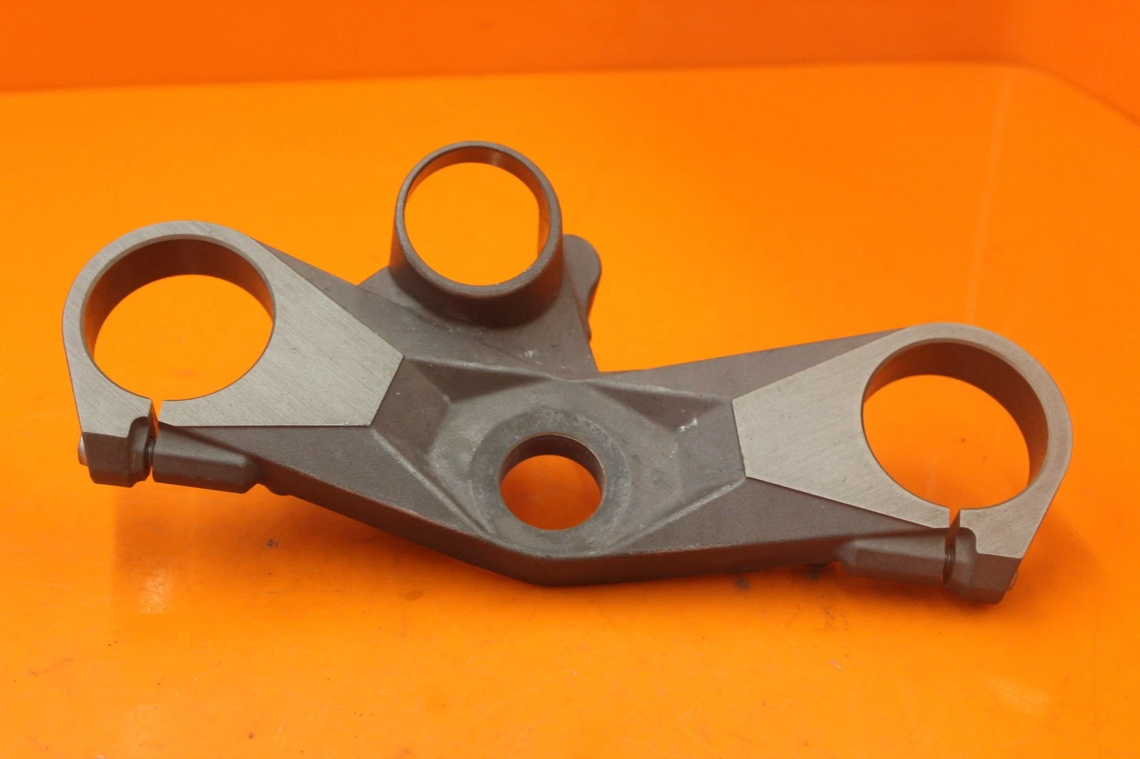 06-07 KAWASAKI NINJA ZX10R OEM FORKS UPPER TRIPLE TREE CLAMP