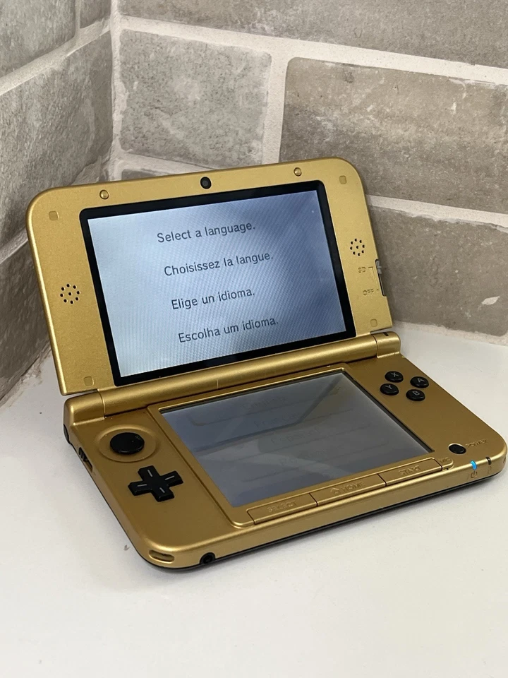 Nintendo 3DS XL Zelda A Link Between Worlds Edition Gold - Tested - Image 4 of 4