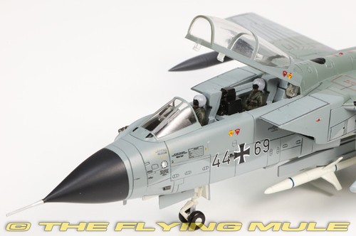 Hobby Master 1:72 Tornado IDS Luftwaffe TaktLwG 51 Immelmann 44+69 - Picture 3 of 8