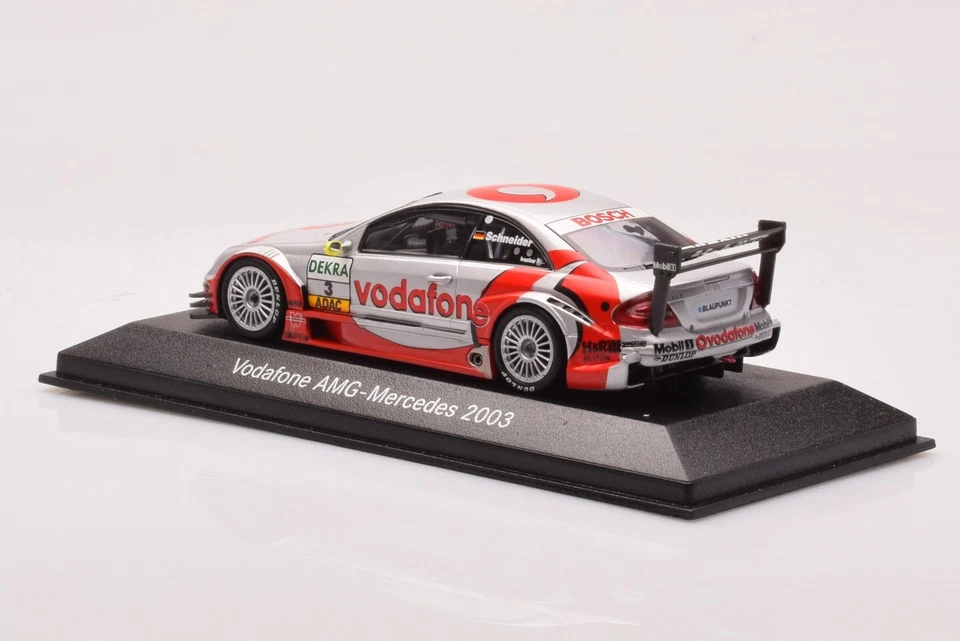 B66961982 Mercedes CLK DTM Vodafone n3 Schneider Minichamps 1/43 - Immagine 3 di 4
