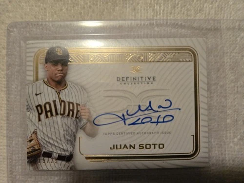 2023 Topps Definitive Autograph Collection Juan Soto - Gold 15/25 #DCA-JSO